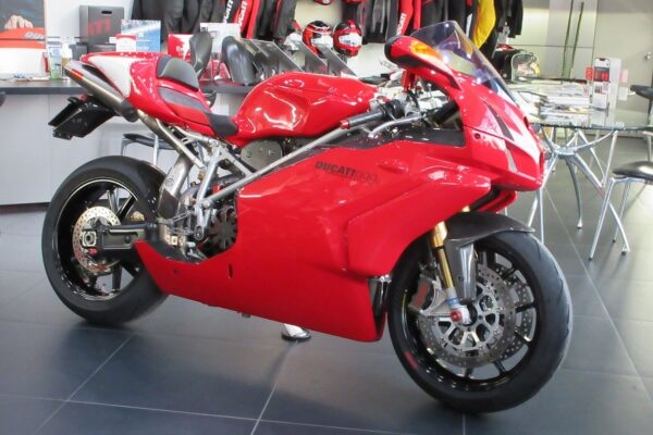 999Rの中古車です！