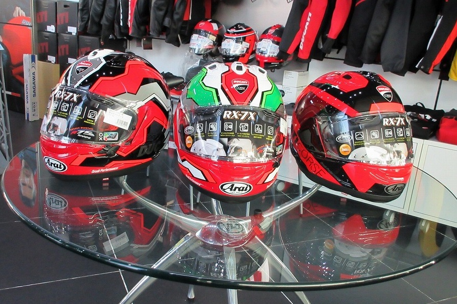 ヘルメット入荷しました！